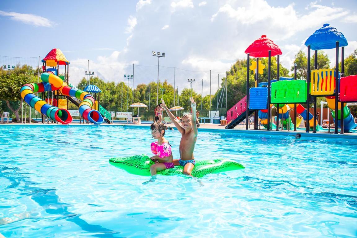 Village & Camping La Foce Валедория Екстериор снимка