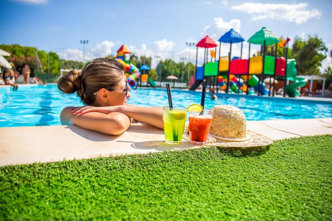 Village & Camping La Foce Валедория Екстериор снимка