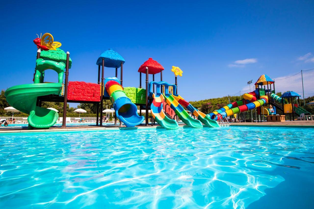 Village & Camping La Foce Валедория Екстериор снимка