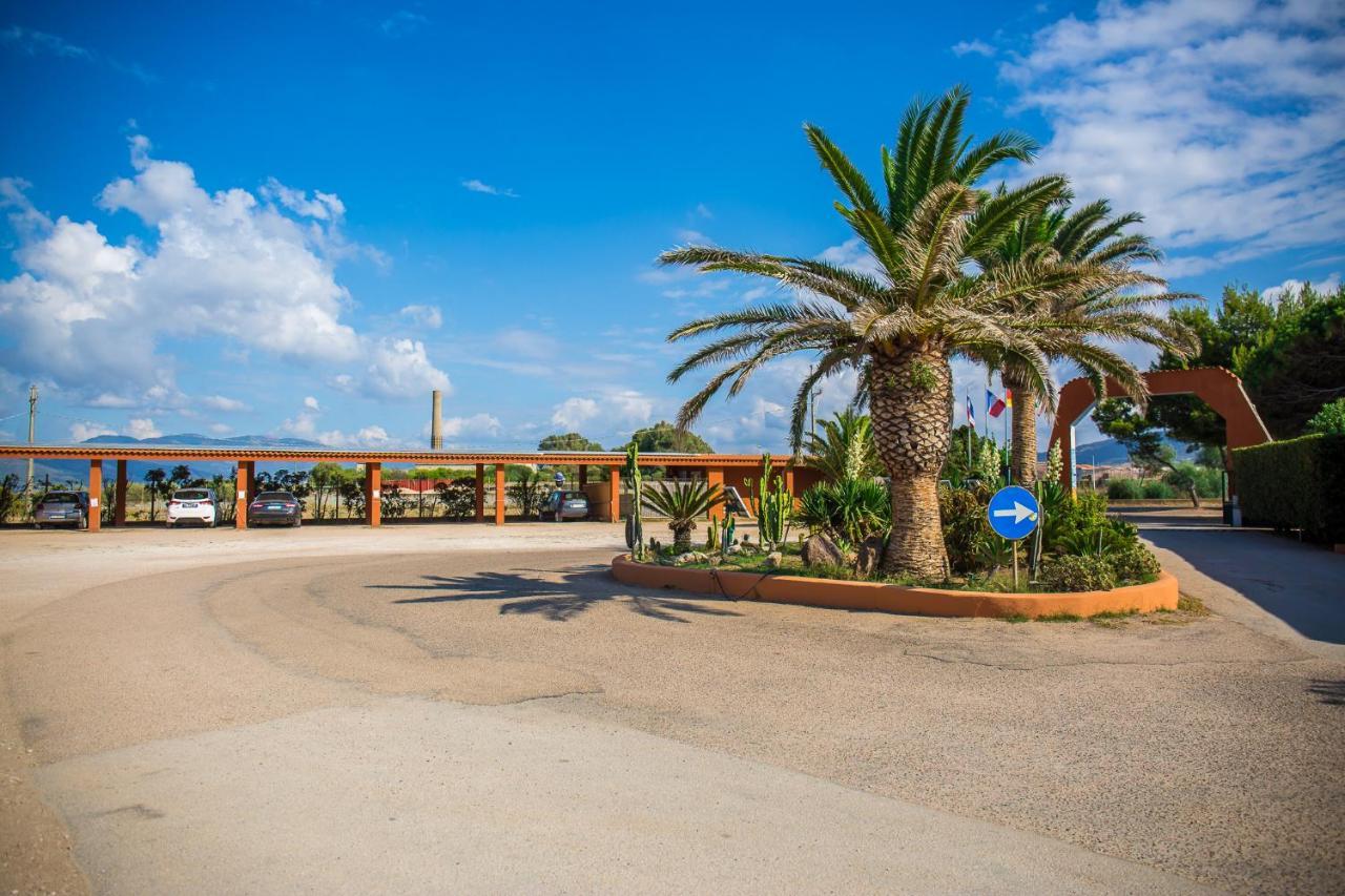 Village & Camping La Foce Валедория Екстериор снимка