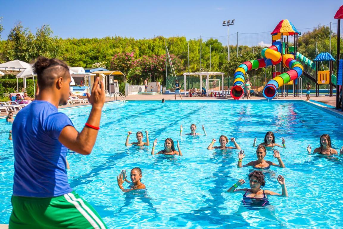 Village & Camping La Foce Валедория Екстериор снимка